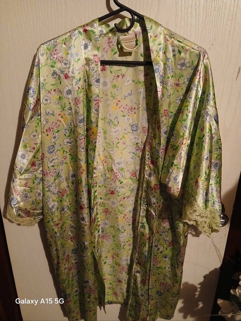 Secret Treasures Floral Robe - Picture 7 of 7